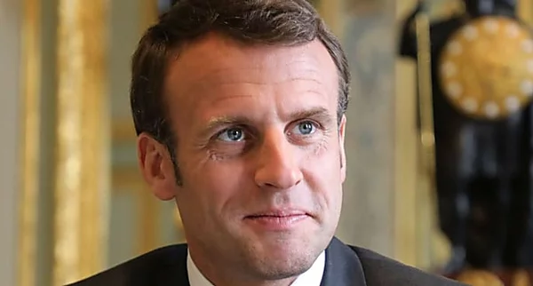 Emmanuel Macron : la fac de Nanterre dévoile "par erreur" la photo de sa carte d'étudiant